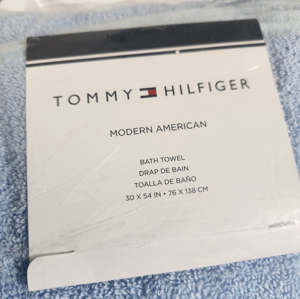 Tommy Hilfiger Light Blue Bath Towel Set - Picture 3 of 6